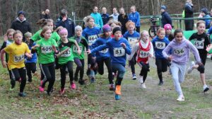 Archivfoto: Start mit den Kids beim Papenburger Waldlauf 2023 - Foto: H.-J. Meyer