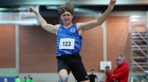 U16/20-Hallen-Landesmeisterschaft: 2 x Gold für Micah Schade (LG Emstal Dörpen) - Foto: H.-J. Meyer