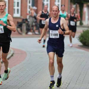 Sieg über 10 km in Haren: Soeren Buss (LG Papenburg/Aschendorf) - Foto: Ch. Kuhl