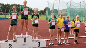 Siegerpodest W12 im Vierkampf - H.J. Meyer