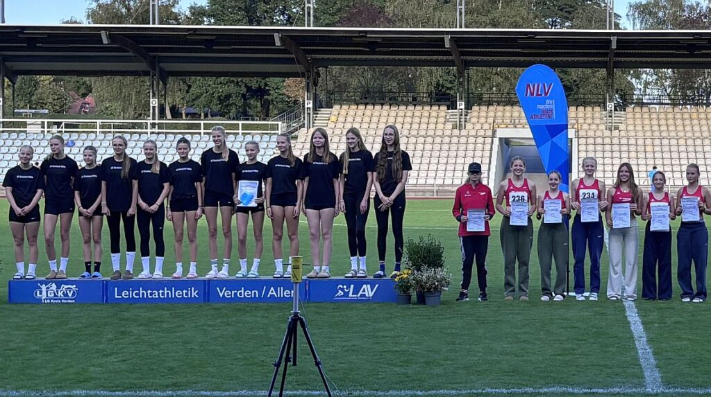 Die U16 Mannschaft der LG Emsland Mitte und der StG Lingen-Sögel-Werlte räumen in Verden ab - Foto: Dennis Schnettberg
